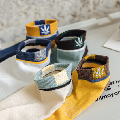 Herren Kurzsocken mit Ahornblatt-Logo, Kontrastbund – Ansicht 3