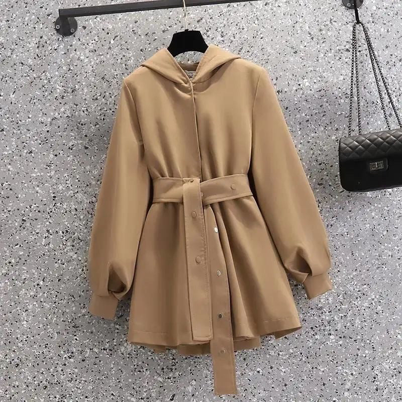 Taillierter Damen-Trenchcoat mit Kapuze – Bild 3