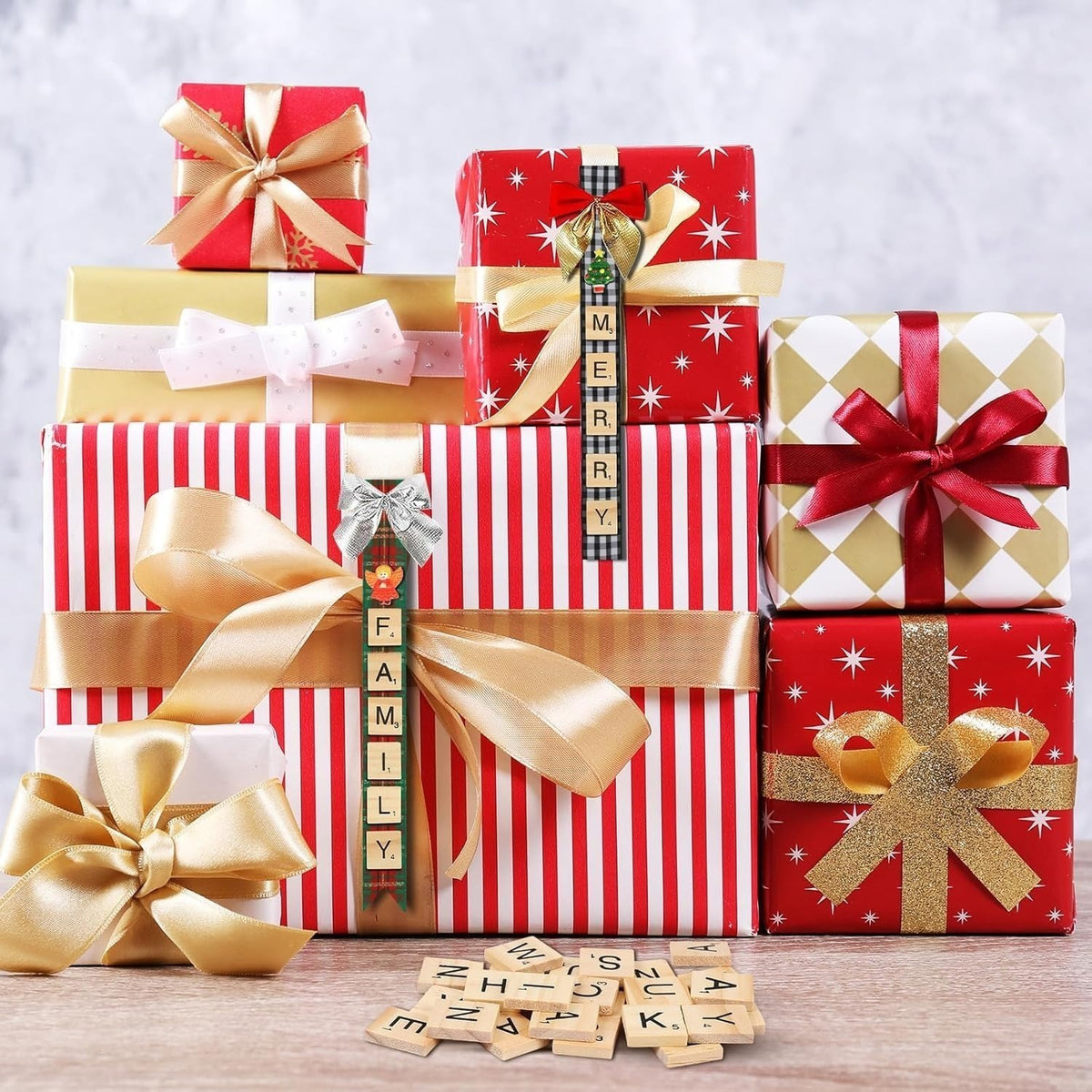 Weihnachtliches Geschenkdeko-Set mit Schleifen, Glöckchen und Buchstaben – Bild 2