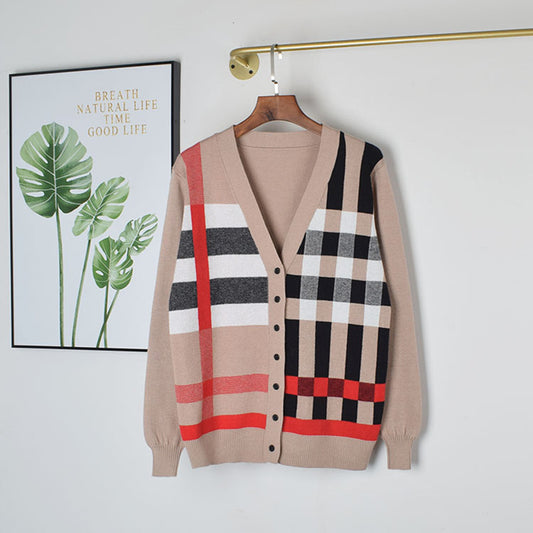 Damen-Strickjacke mit V-Ausschnitt und Muster