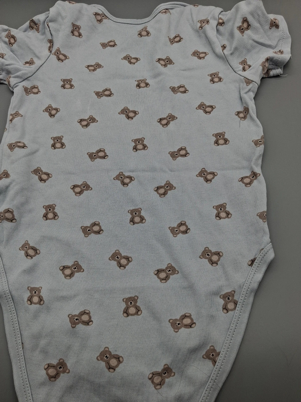 Bärenmotiv auf dem C&A Body