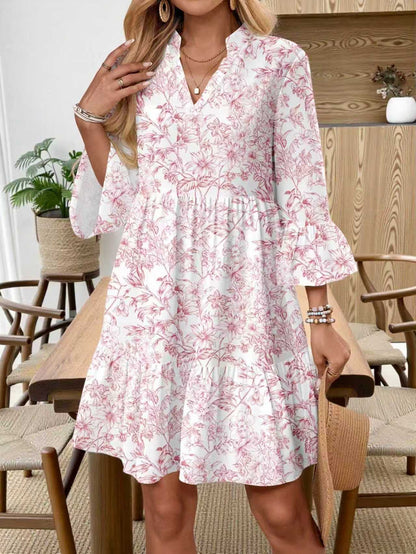 Blumenkleid mit Trompetenärmeln, Model-Ansicht
