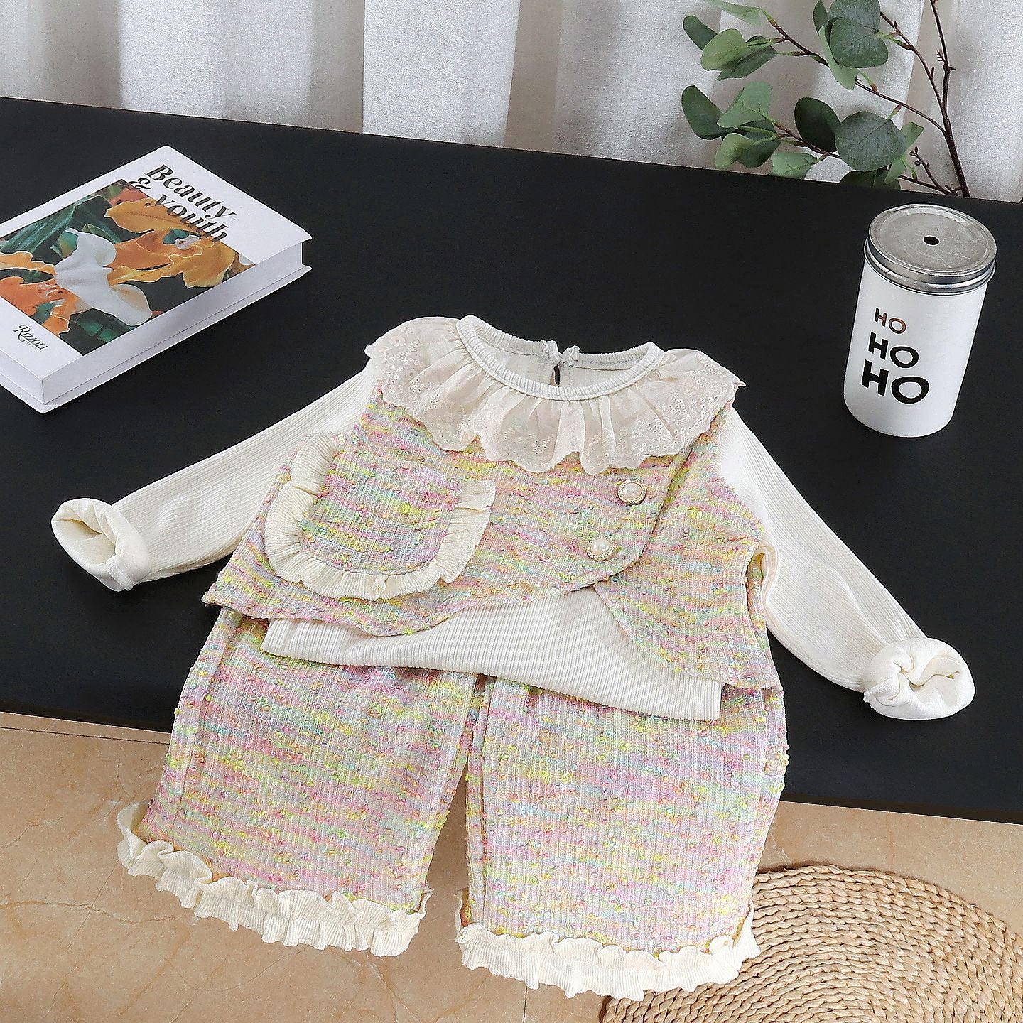 Baby girl autumn long sleeved three piece set of clothes