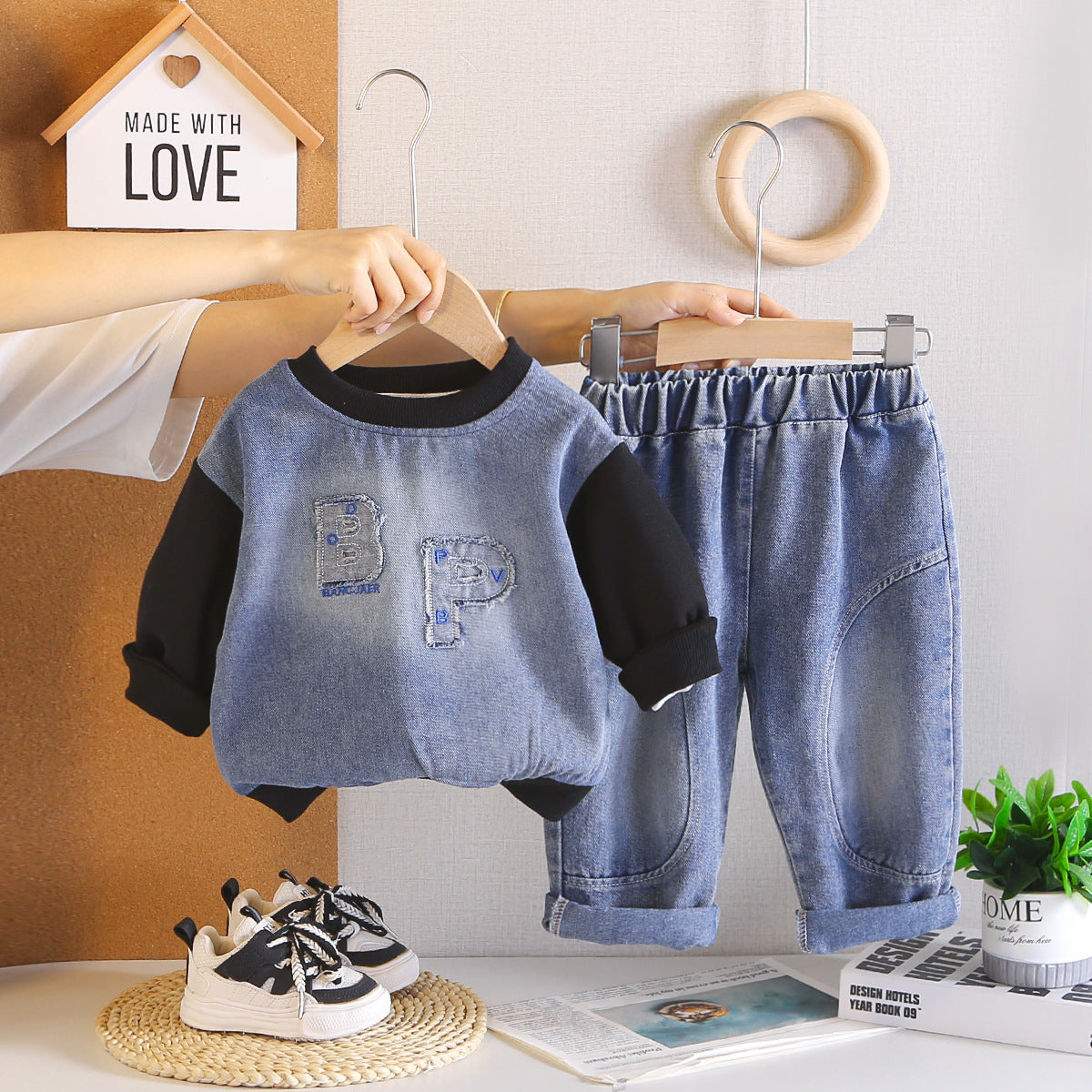Baby autumn casual round neck long sleeved hoodie two-piece set
