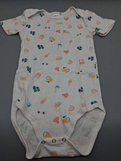 Bunt bedruckter Pocopiano Kurzarmbody in Größe 98/104