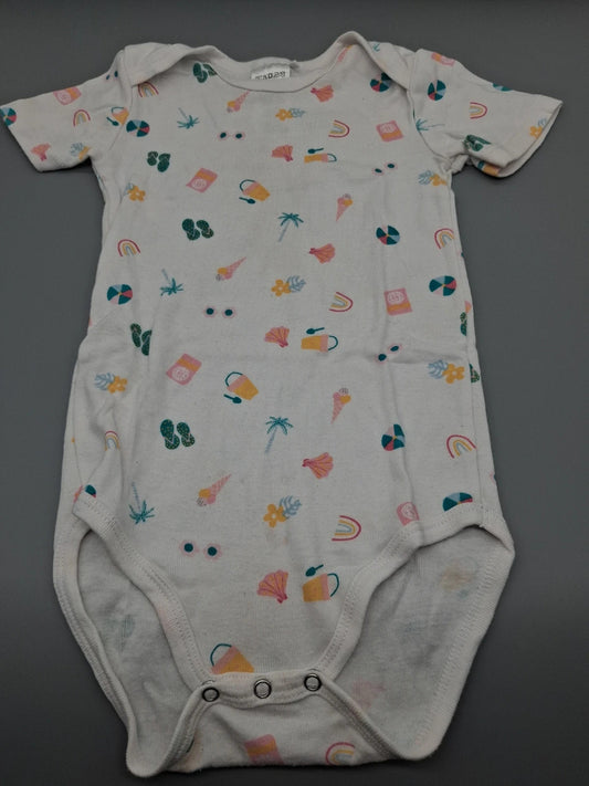 Bunt bedruckter Pocopiano Kurzarmbody in Größe 98/104