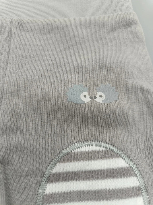 Igel-Aufdruck auf der Twins Babyhose