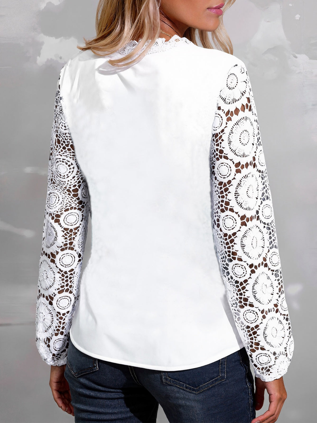 Damen Weihnachtsbluse mit Schneemann-Print und Spitzenärmeln – Ansicht 4