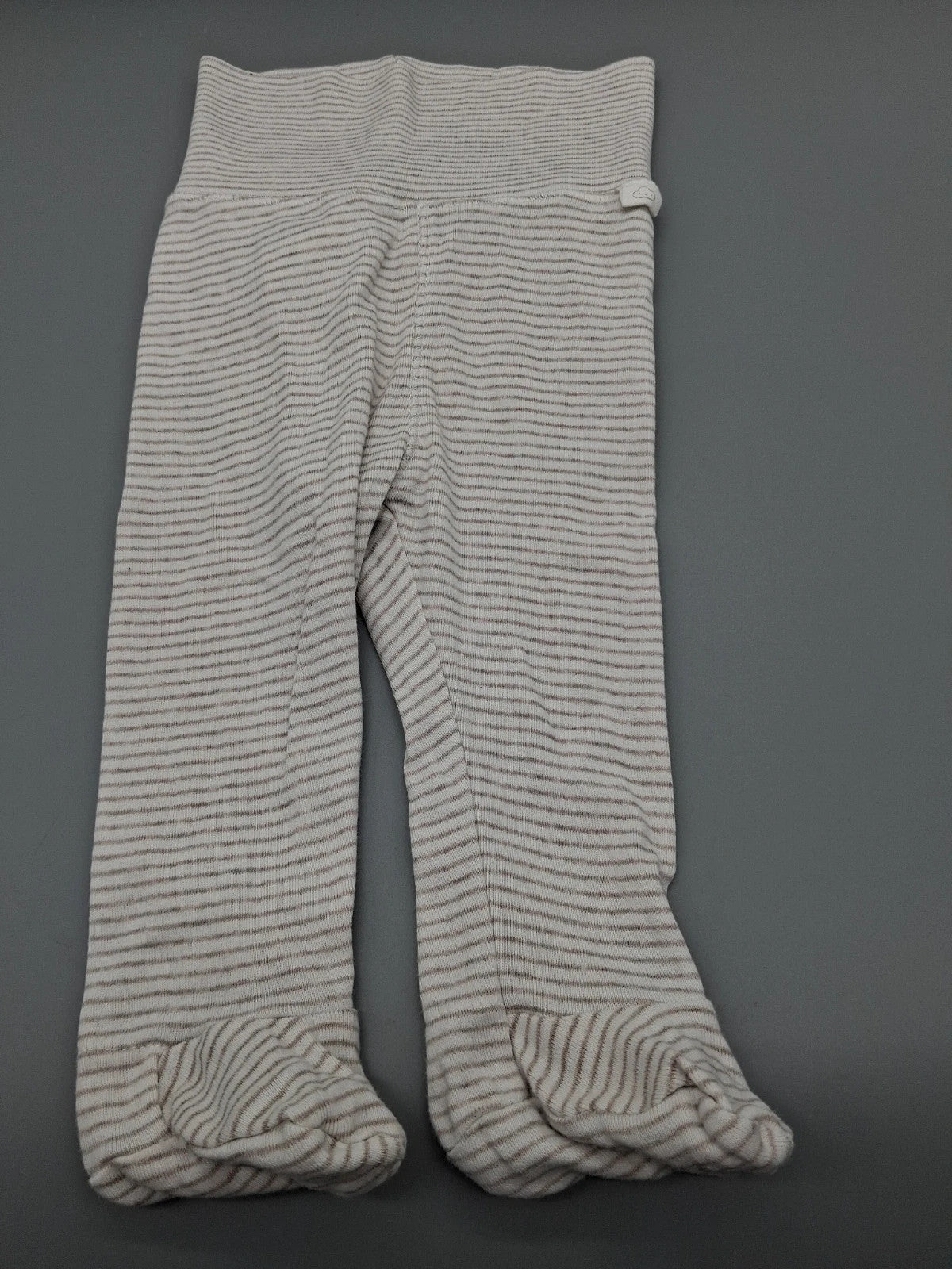 Weiße gestreifte H&M Babyhose mit Füßen in Größe 62