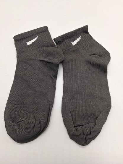 Quarter-Socken dunkelgrau mit schwarzem Zier-Stich, Vorderansicht, 1 Paar, Gr. 35-38