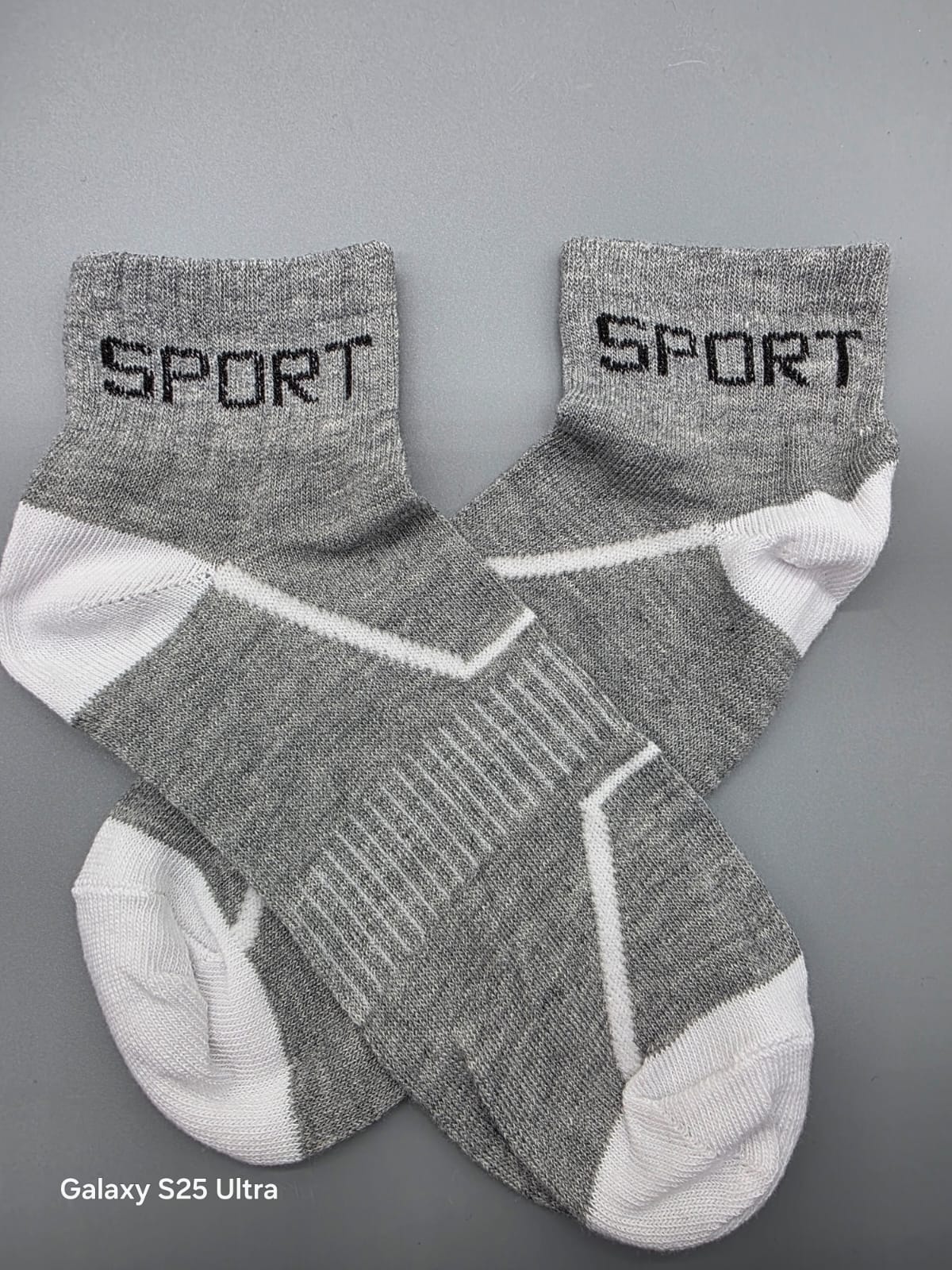 Sportsocken grau-weiß in Größe 35–38