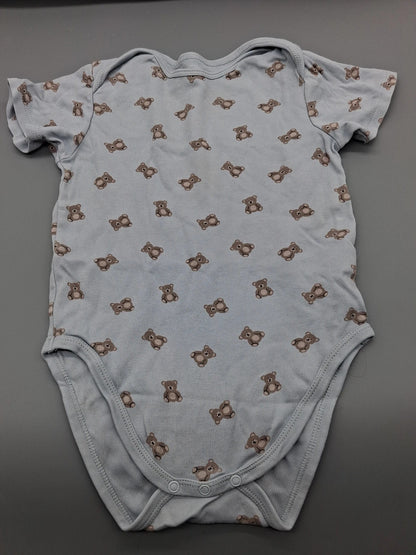 Hellblauer C&A Kurzarmbody mit Bär, Größe 104