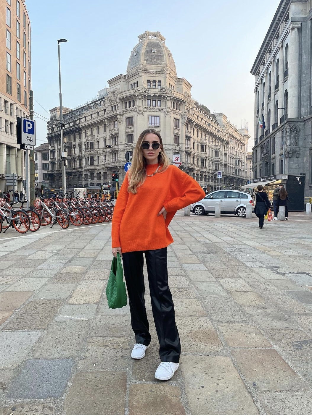 Damen-Strickpullover mit Rundhals in Orange – Bild 2