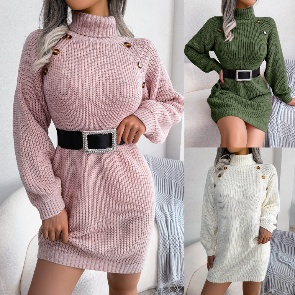 Langes Rollkragen-Strickkleid mit Knopfleiste